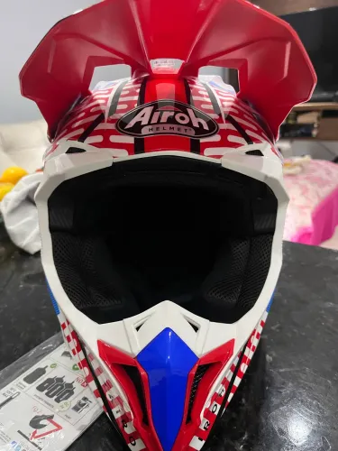 Vendo Capacete Trilha AIROH
