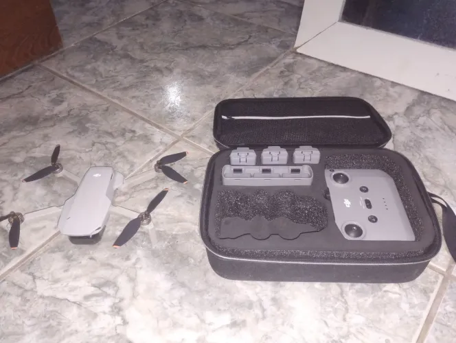 Droni dji mini 2 voe alto 