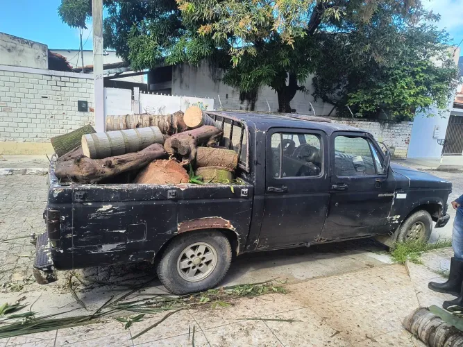Retirada de móveis velhos pra descate