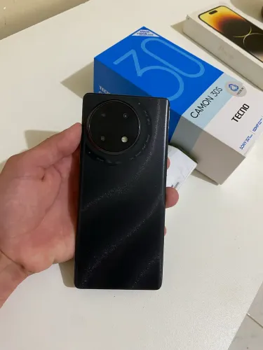 Tecno camon 30s 256 gb 16 de ram tela curvada  na garantia ainda 