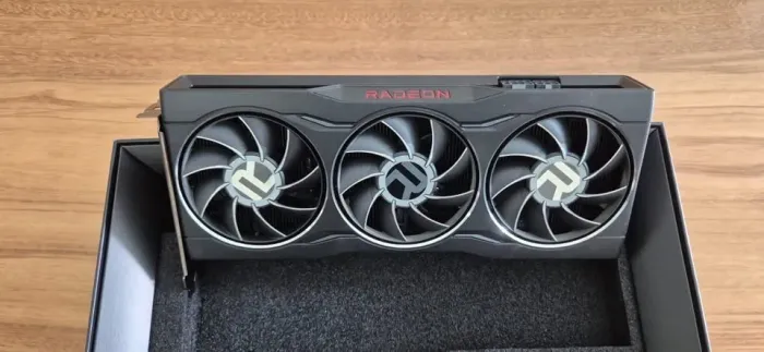 AMD Radeon RX 6750 XT 12GB GDDR6 - Seminova, com caixa e acessórios
