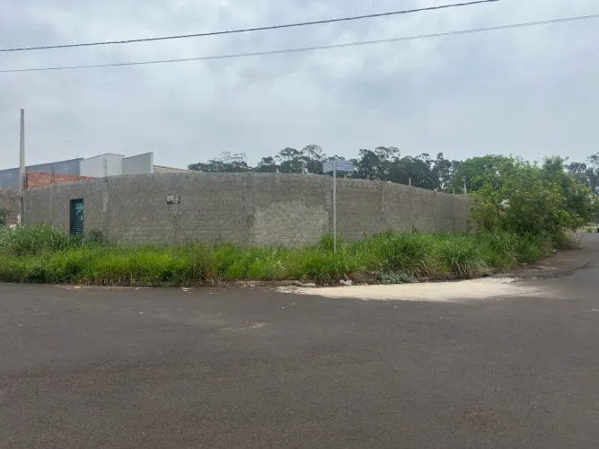 Terreno de 250m² - Já Murado!