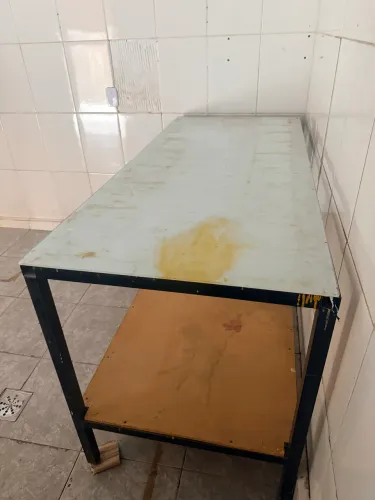 Mesa de Metalom e vidro temperado 180x80cm