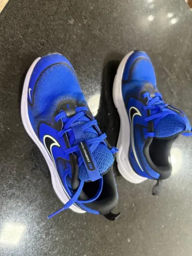 Tênis Nike Cosmic Runner - 34
