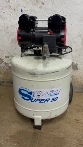 Compressor odontológico semi novo 