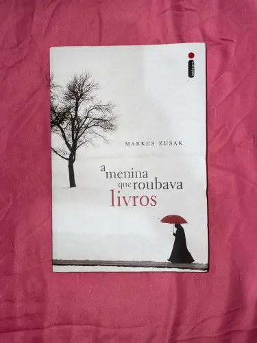 Livro A MENINA QUE ROUBAVA LIVROS - Markus Zusak