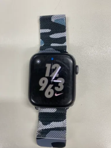 Apple Watch Serie 5 - 44mm - Duas Pulseiras