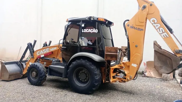 Retroescavadeira Case 580N