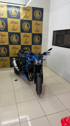 VENDE-SE GSX-S 750
