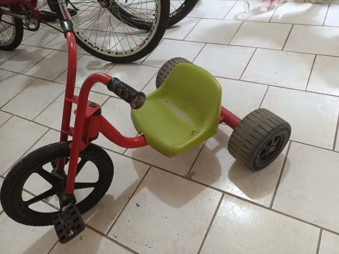 Vende-se triciclo