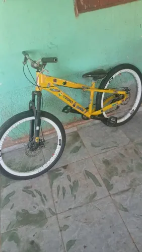 Vende se 700 reais, valor negociável.