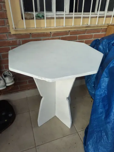 mesa de pedra medida 80 de altura x 80 de diâmetro