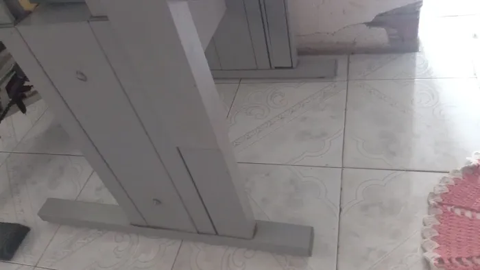 Mesa com elevação nas duas partes 