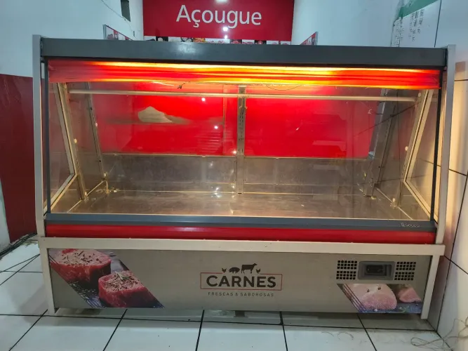 Balcão expositor de carnes