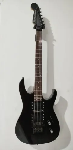 Guitarra Squier Fender (Showmaster)