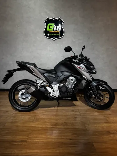 Honda CB 300F Twister 300 cc