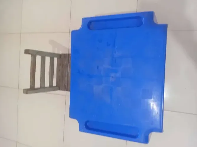 mesa e cadeira infantil.
