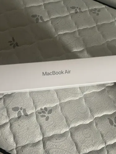 Mac Book Air m5 16 Gb Ssd 512 tela 15?
