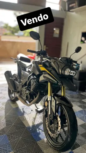 Shineray storm 200 vendo ou troco moto extremamente nova muito econômica modelo esportiva