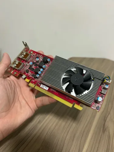 Placa de vídeo AMD 550 Gddr5 Low Profile