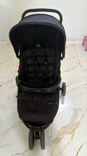 Carrinho de bebê cosco
