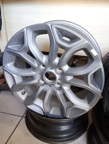 1 Roda Ecosport Freestyle Zerada nunca foi usada original Ford