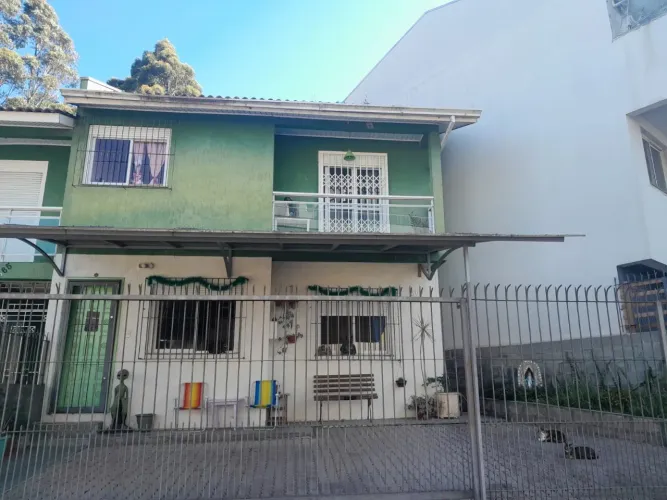 Sobrado a venda em Caxias do Sul, bairro Desvio Rizzo