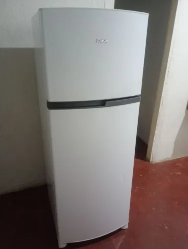 Vendo geladeira Consul quase 4 meses de uso