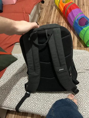 Mochila baggagio preta com varios compartimentos