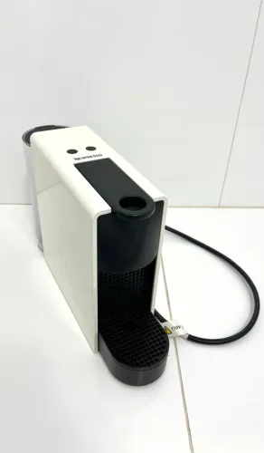 Cafeteira Nespresso Essenza Mini C30 Branca 110 V - Caixa Original 