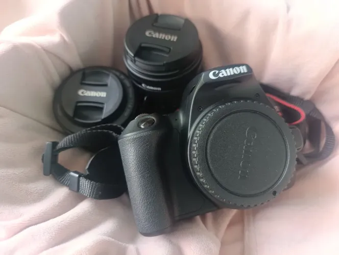 EOS SL3 Canon (Corpo + Lente 18-55mm)