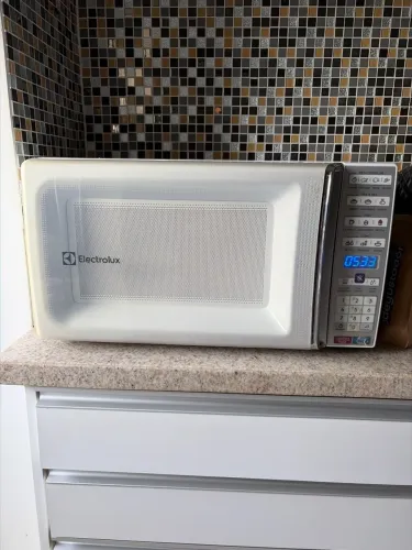 Microondas eletrolux 34L