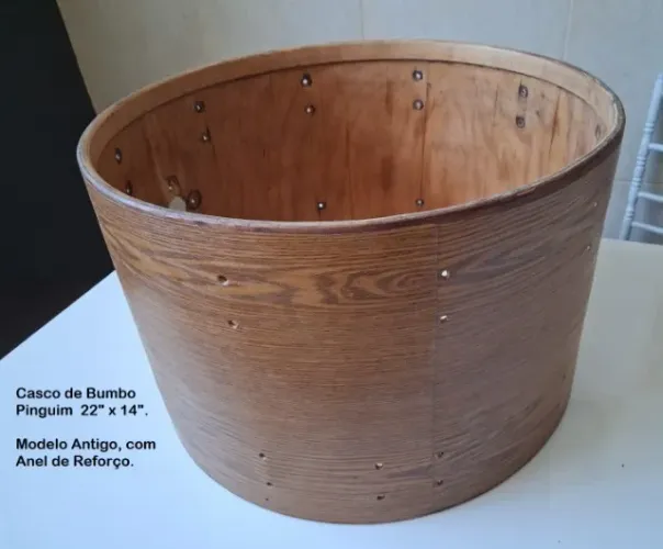 Bateria Pinguim, Casco de Bumbo de 22 x 14".