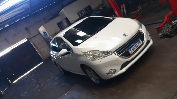 Peugeot 208 Active/active Pack 1.5 Flex 8V 5P 2014