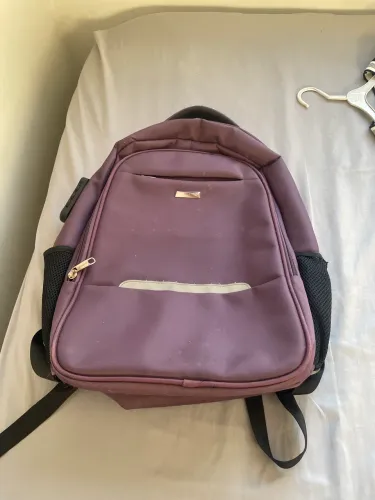 Mochila com senha, com pequenos danos, 120R$ mais tem conversa