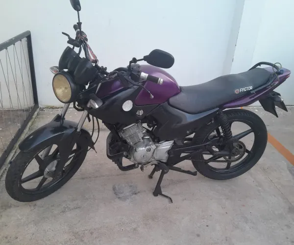 Vendo moto yamaha ybr 125, revisada selada e quitada.