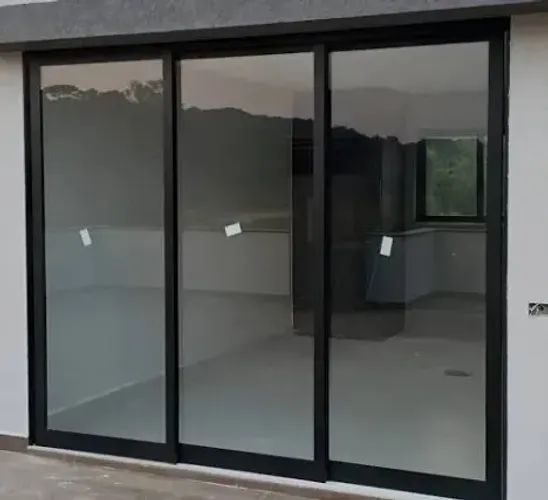 Portas abaixo preço de custo