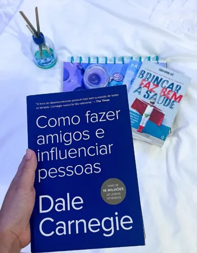 LIVRO COMO FAZER AMIGOS E INFLUENCIAR PESSOAS