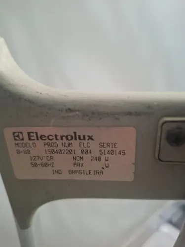 Enceradeira Electrolux funcionando doméstica