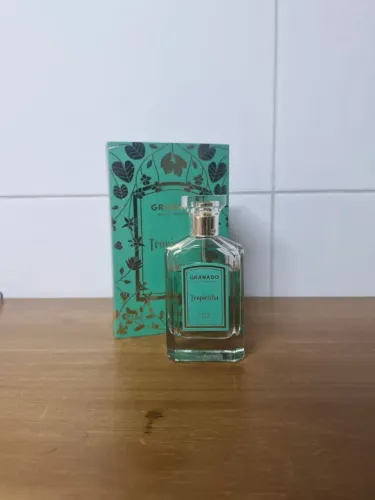 Perfume Tropicalia 65ml mais ou menos.