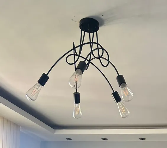 Lustre preto contemporaneo