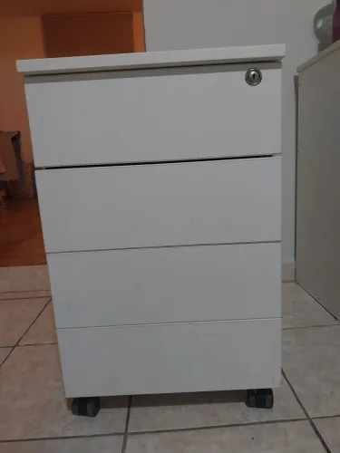Gaveteiro branco