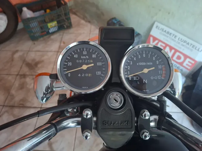 Suzuki intruder 125