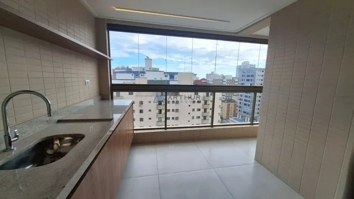 Apartamento Alto Padrão à venda em Praia Grande no bairro Canto do Forte