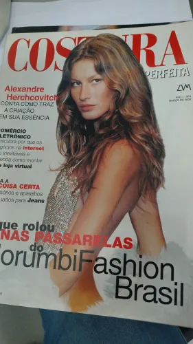 Lote 4 revistas Costura Perfeita