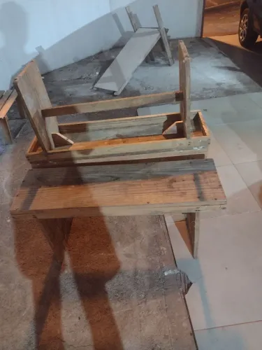 Banco de madeira pinos  sem pintura 