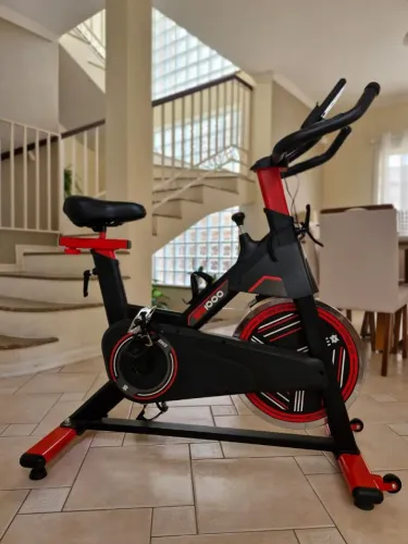 Vendo Bicicleta Ergométrica Spinning SB 1000 Genis