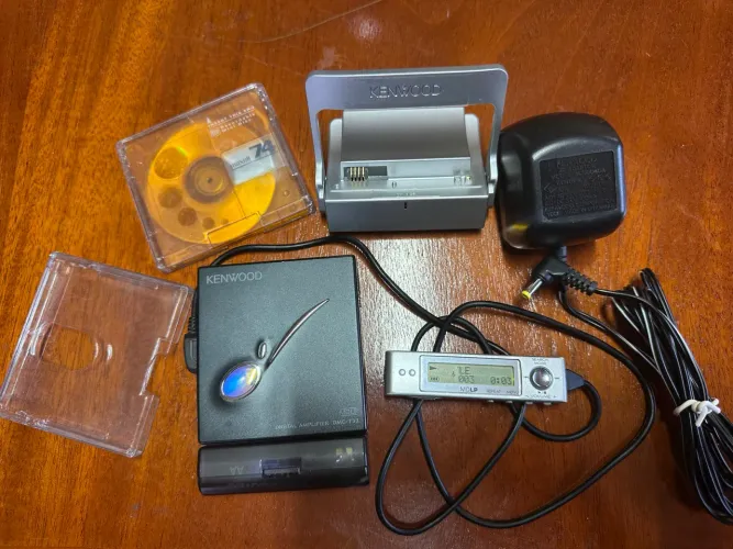 MD Mini Disc Kenwood walkman DMC-T33 Vintage digital com controle e base