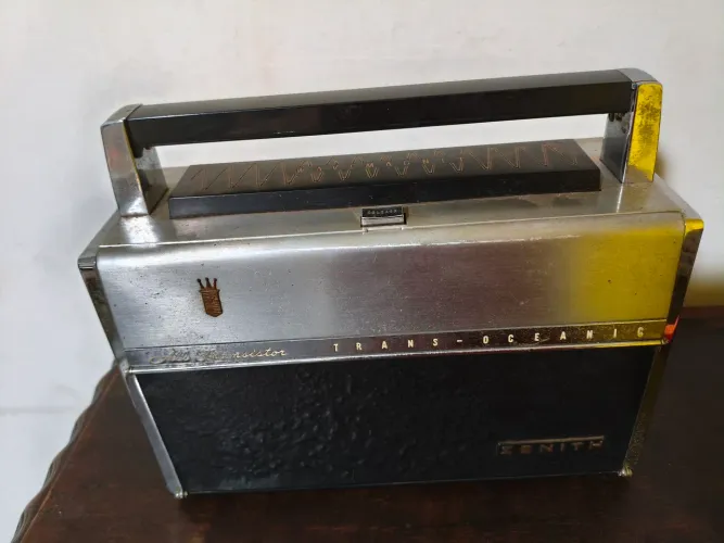 Rádio Zenith transoceanic Royal 1000