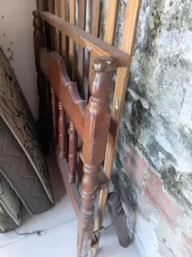 Cama de solteiro (madeira pura)